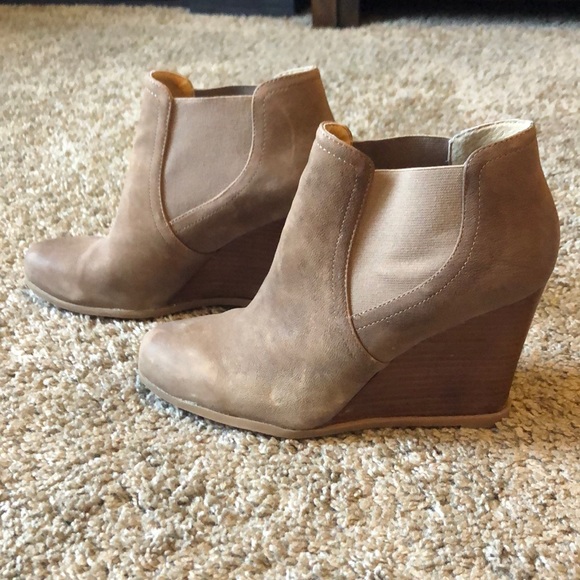 (Audrey Brooke) Cindy bootie - Picture 4 of 5